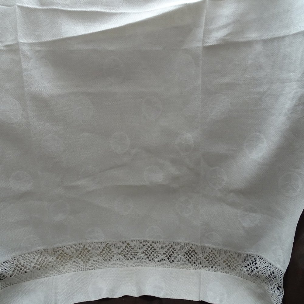 Vintage Pair Shamrock Damask Irish Linen Hand Crochet Trims Towels 24" X 38"